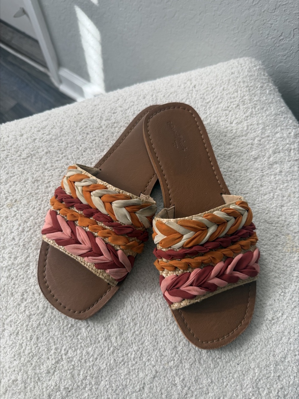 Universal Thread Woven Multi Colored Strap Slide Sandals Brown and Pink size 8.5